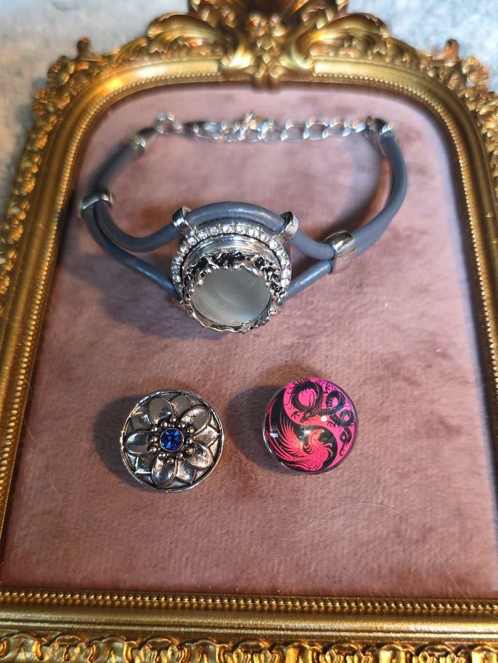 Vintage Ginger Snaps Bracelet with Silver Accents And 3 Interchangable Snaps